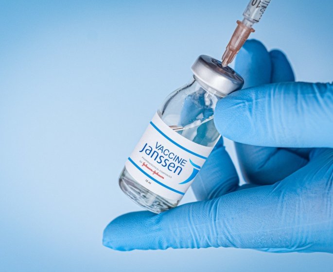 Vaccin Janssen : une 2e dose avec Pfizer ou Moderna est preconisee