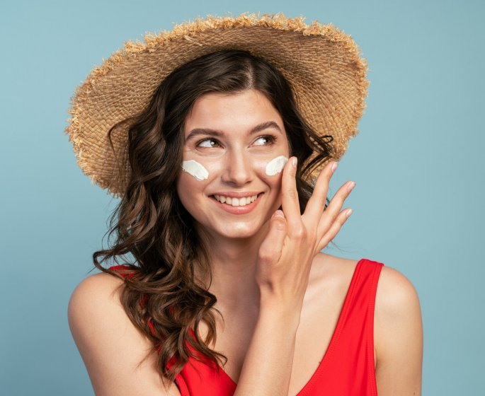 SPF layering : appliquer plusieurs couches de creme solaire, utile ou futile ?