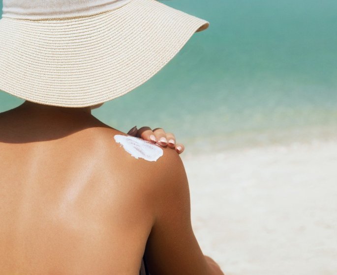 Soleil : les 3 zones du corps a ne pas exposer selon une dermatologue