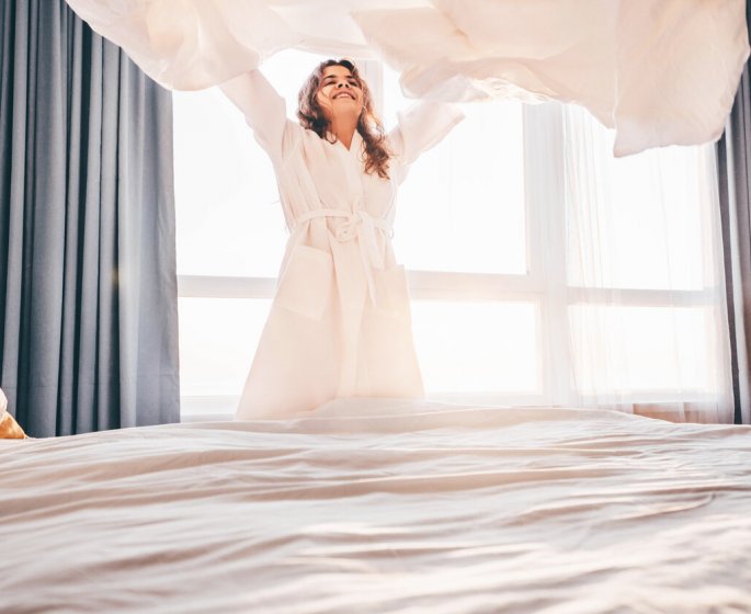 Couette, draps et couvertures : faut-il les laver moins regulierement en hiver ? 