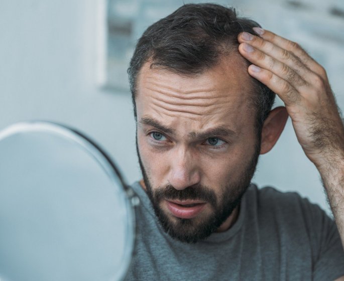 Calvitie : bientot un traitement pour faire pousser les cheveux ?