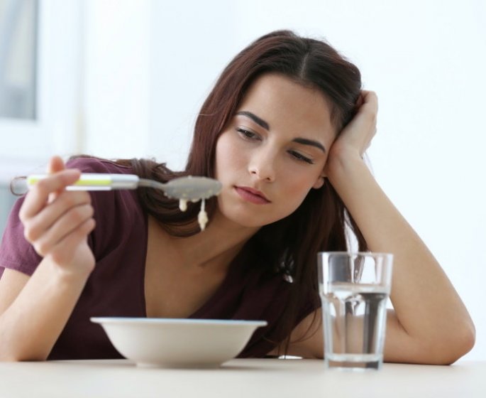 Crise cardiaque : pourquoi il est risque de manger seul 