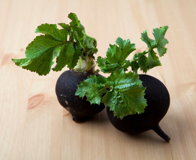 Jus de radis noir : un remede contre la constipation