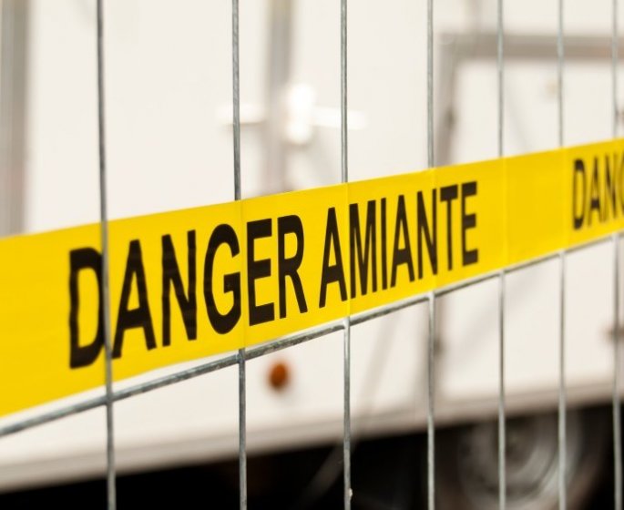 Amiante : l’Anses confirme un risque de cancer des ovaires et du larynx