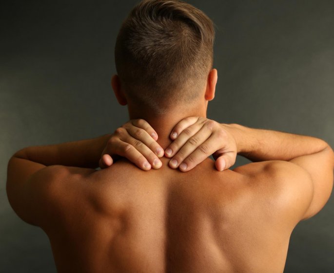 Douleurs au cou : 2 techniques qui les reduisent de 30%