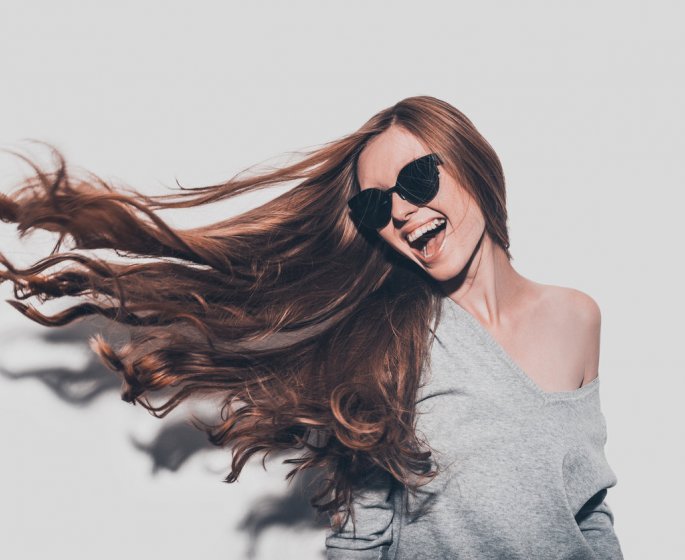 Cheveux plats, fins : les astuces pour leur redonner du volume