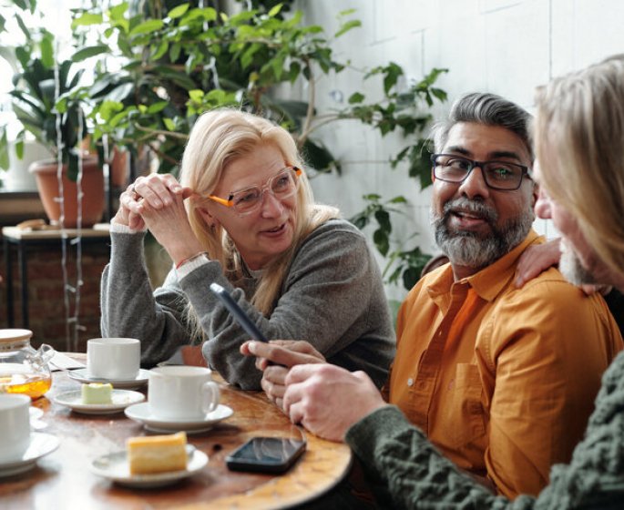 Les chercheurs reperent les 3 sujets de conversation que les personnes intelligentes evitent a tout prix 