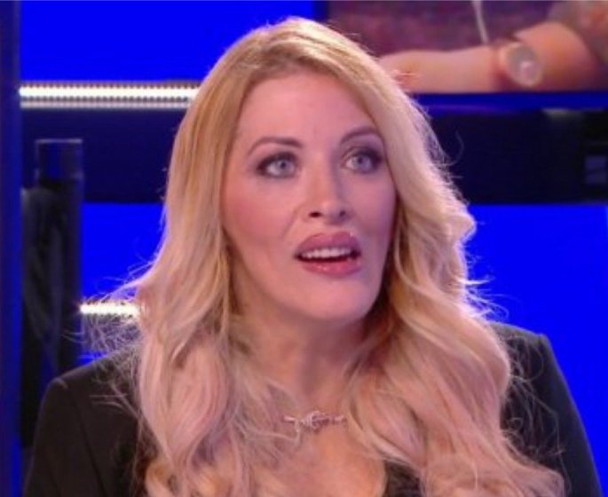  Loana hospitalisee dans "un etat tres grave" apres une overdose de GHB