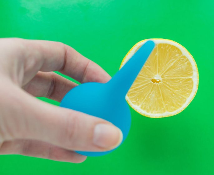 Quels sont les risques d-une poire a lavement intime ?