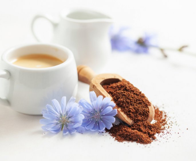 Les medecins conseillent de limiter le cafe quand il fait chaud : voici la boisson de remplacement ideale ! 