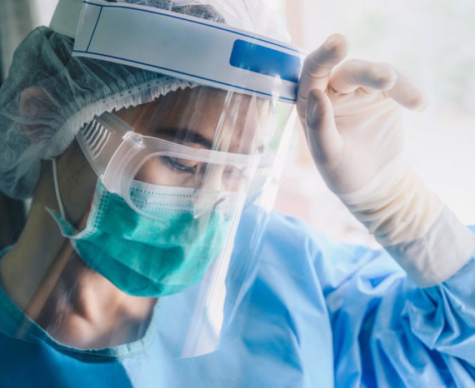 Pandemie : 21 % des medecins britanniques veulent abandonner leur carriere