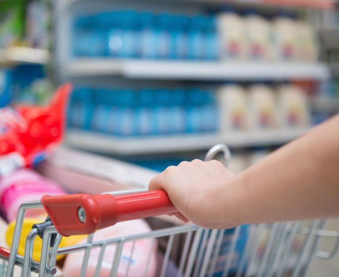 Chariot : l’objet au supermarche qui peut contenir 300 fois plus de bacteries que la poignee des toilettes !