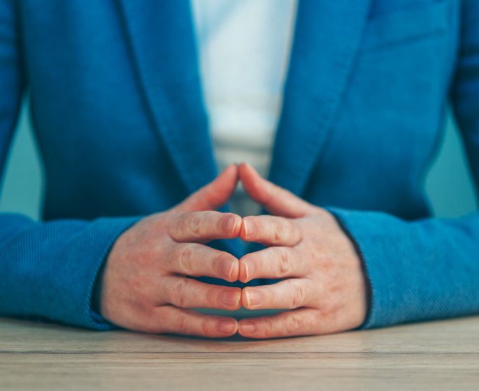 Langage corporel : les gestes qui trahissent les pervers narcissiques