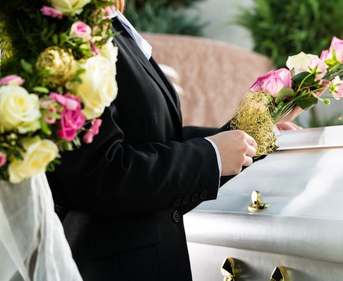 Soins funeraires : que font vraiment les thanatopracteurs ?