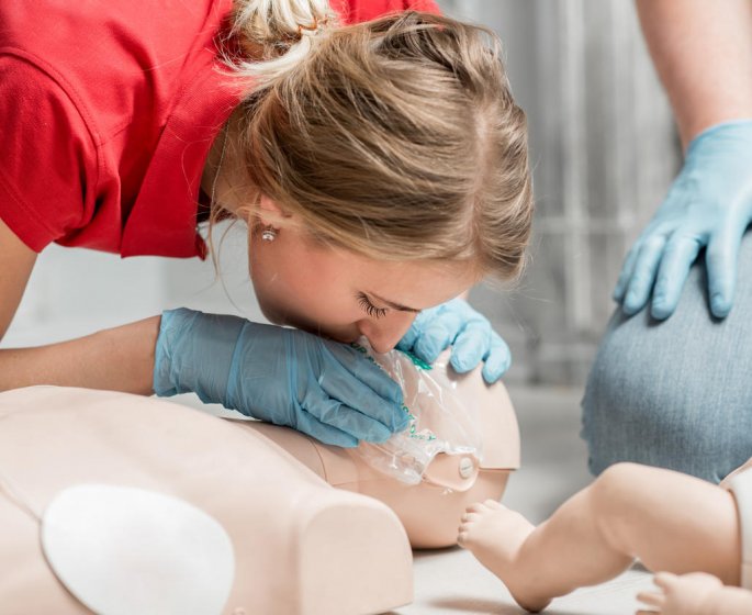 Crise cardiaque, infarctus : pratiquer une reanimation cardio-pulmonaire augmente les chances de survie