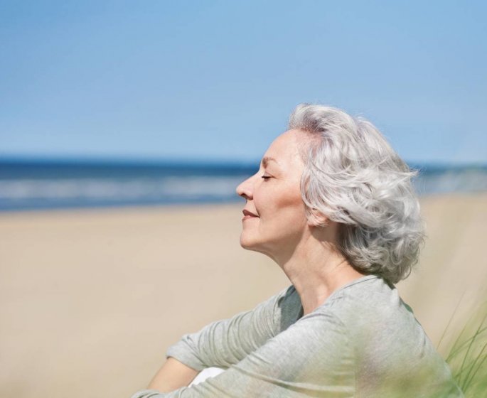 Ces femmes assument fierement leurs cheveux blancs