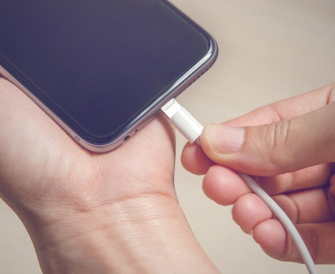 Il meurt electrocute a cause de son iPhone dans son bain