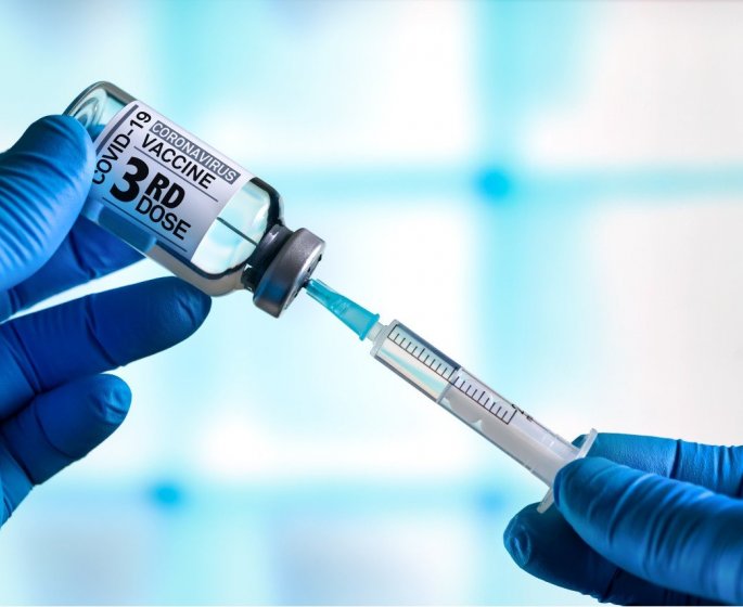 Vaccin anti-Covid-19 : combien de temps la 3eme dose nous protege ?