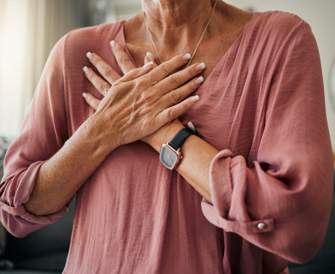 Ce signe differencie les reflux gastriques d’un infarctus
