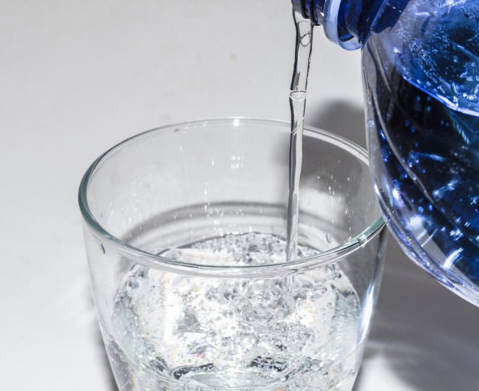 L’eau gazeuse peut detruire vos dents