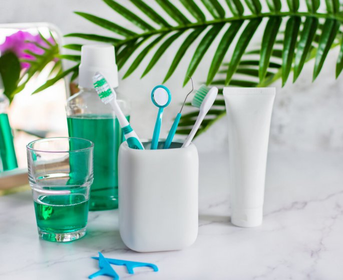 Mauvaise haleine : 3 bains de bouche naturels proposes par le dentiste