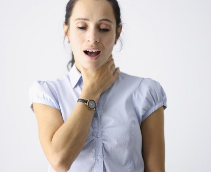 Glaires dans la gorge : quand faut-il consulter ? 