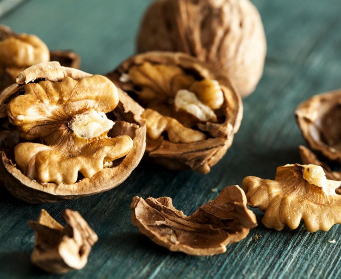 Cancer du sein : manger des noix ralentirait sa progression