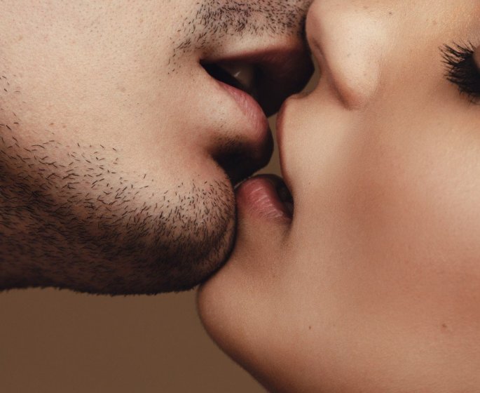 Kamasutra : les positions preferees des Francais infideles
