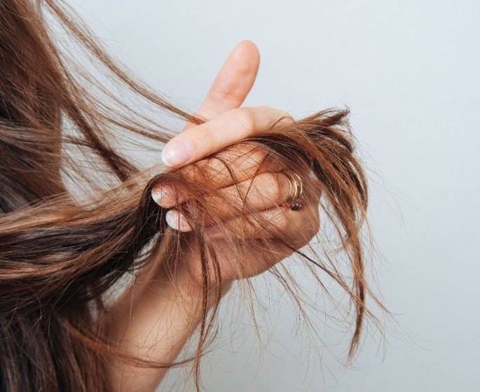 Alzheimer : des symptomes visibles sur les cheveux et les ongles ?