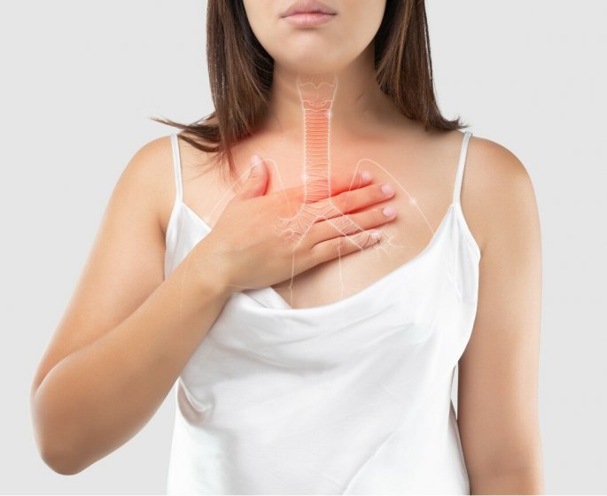 Cancer de l’œsophage : les 5 symptomes qui apparaissent lorsque vous mangez