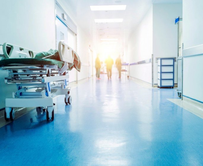 8e vague COVID-19 : les hospitalisations ont encore augmente