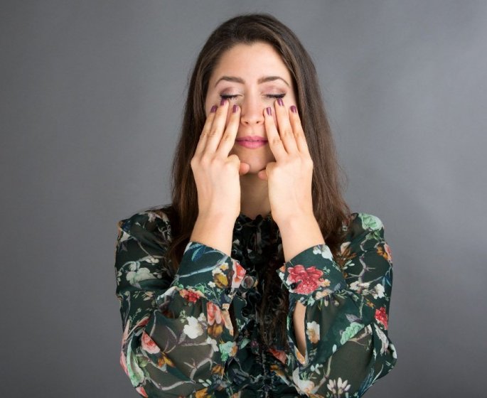 Rides, fatigue : 5 exercices de yoga du visage qui rajeunissent 