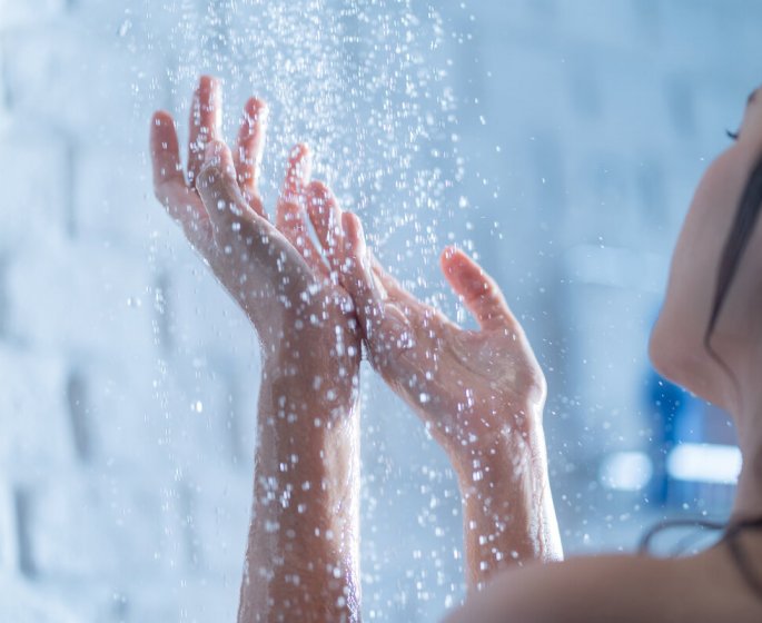 Hygiene corporelle : les 5 zones du corps souvent negligees sous la douche