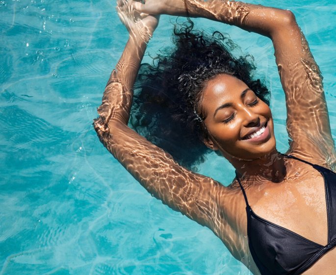 Cheveux : 6 precautions a prendre avant de se baigner