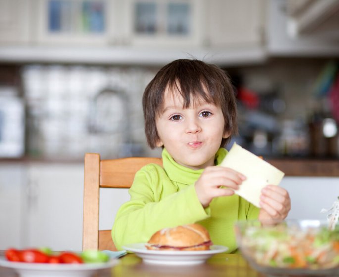 Intoxications a E.coli : les aliments qu-il faut eviter de donner aux enfants