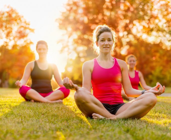 Cancer du sein : 5 postures de yoga pour renouer avec son corps