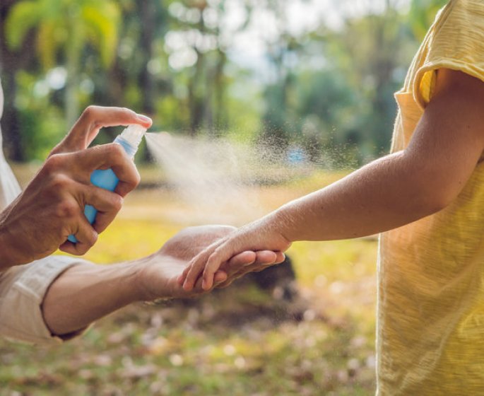 Les anti-moustiques naturels les plus efficaces, selon un pharmacien