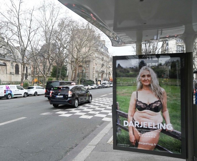 Une sexagenaire devenue mannequin lingerie apres un anevrisme