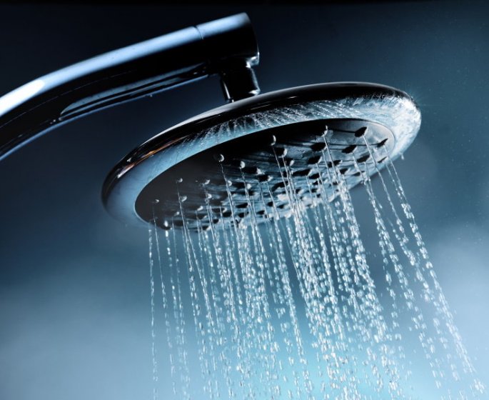 5 raisons de prendre sa douche le soir