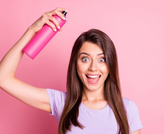 Laque pour cheveux : 10 utilisations etonnantes qui simplifient le quotidien