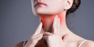 Angine rouge : symptomes, duree et traitements