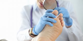Vosges : des asticots decouverts dans les doigts de pied d’une femme hospitalisee