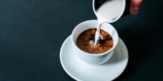 Cholesterol : 3 aliments surprenants que vous pouvez ajouter a votre cafe pour le controler