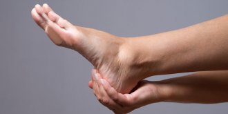 Cor au pied, durillon et œil de perdrix : comment les enlever et traiter ?