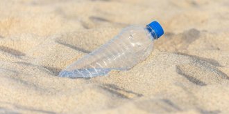 Bouteille d’eau au soleil : le risque invisible qui menace votre sante (et comment l’eviter)
