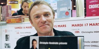 Christophe Hondelatte (Europe 1) absent de l-antenne a cause d’un polype