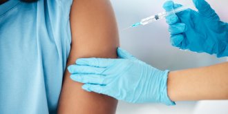 Bronchiolite : le vaccin pour les plus de 60 ans sera rembourse « a l’automne »