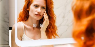 Acne, poches sous les yeux : 5 types d- aliments qui fatiguent la peau