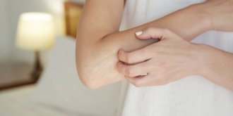 Comment reconnaitre les symptomes d’un zona sur le bras ?