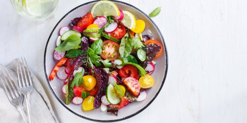 Nutrition : 3 regimes peu contraignants pendant les beaux jours